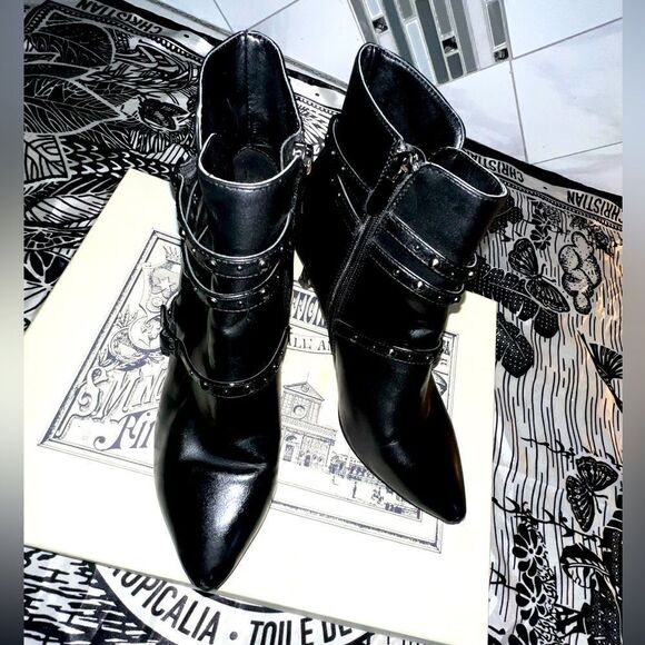 Cute Bata Real Leather Booties, 38 EU - Picture 1 of 14